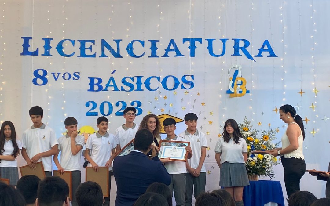 CON GRAN PARTICIPACIÓN DE LA COMUNIDAD EDUCATIVA REALIZÓ LICENCIATURA “ESTUDIANTES DE OCTAVOS BÁSICOS” EN INSTITUTO ANDRES BELLO