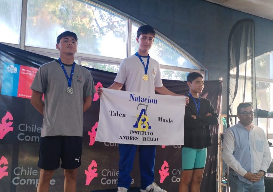 Gran alegría que nuestros estudiantes participaron en el Regional de Natación, demostrando un increíble desempeño en la categoría sub-14.