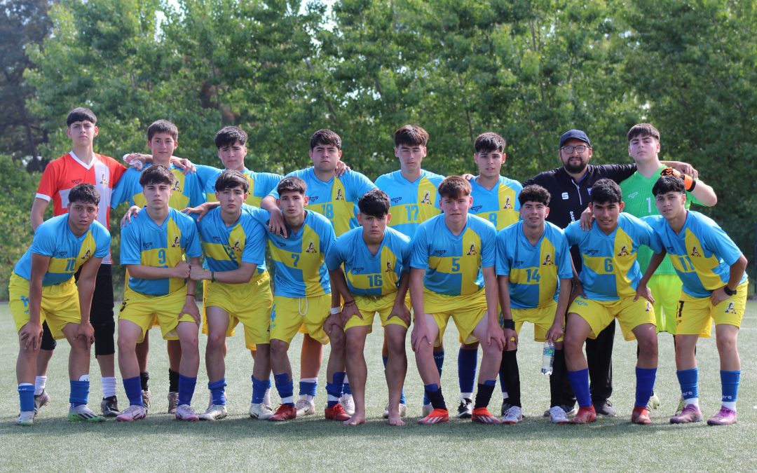 ¡El equipo A de fútbol sub 18 brilla en el campo!