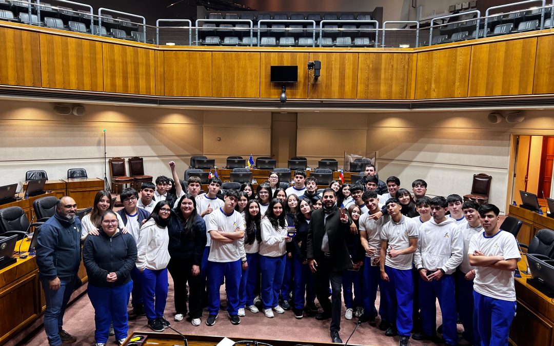 ESTUDIANTES DEL INSTITUTO ANDRÉS BELLO DE TALCA VISITAN VALPARAÍSO EN ENRIQUECEDORA SALIDA PEDAGÓGICA