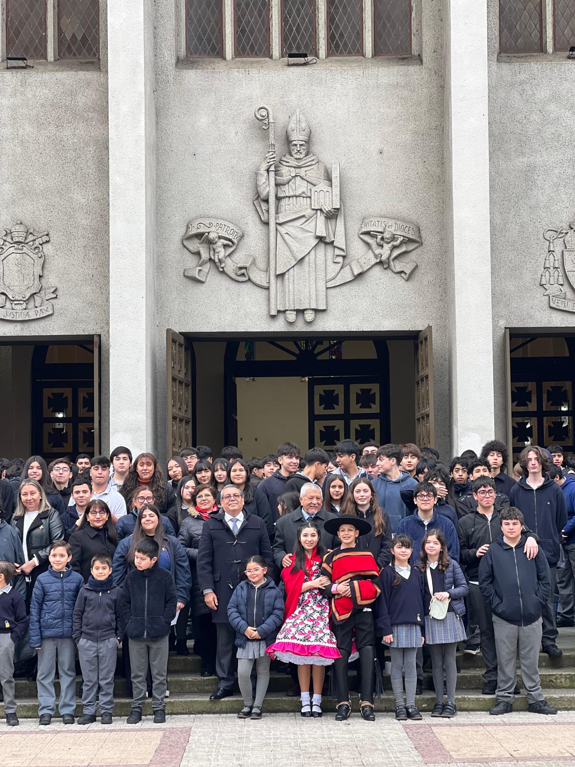INSTITUTO ANDRÉS BELLO CONMEMORA SU 42° ANIVERSARIO CON EMOTIVA MISA EN LA CATEDRAL DE TALCA
