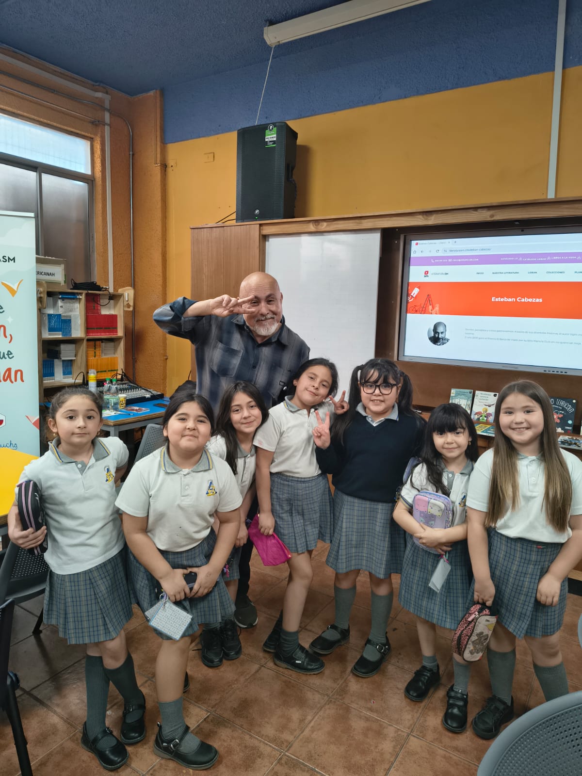 Un encuentro literario inolvidable: Esteban Cabezas visita nuestro CRA